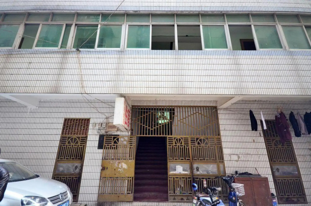 Sanjiang Hotel (Chuhe Hanjie Metro Station Provincial Museum)