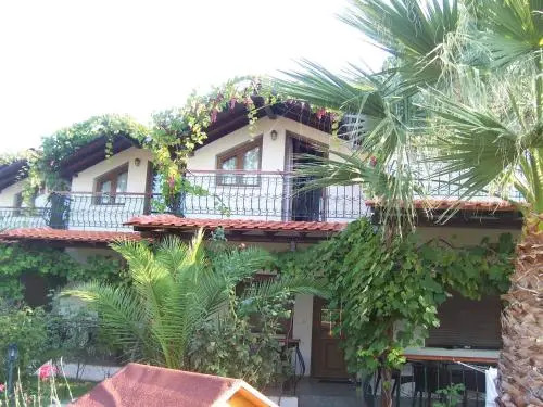 Sirines Studios And Apartments