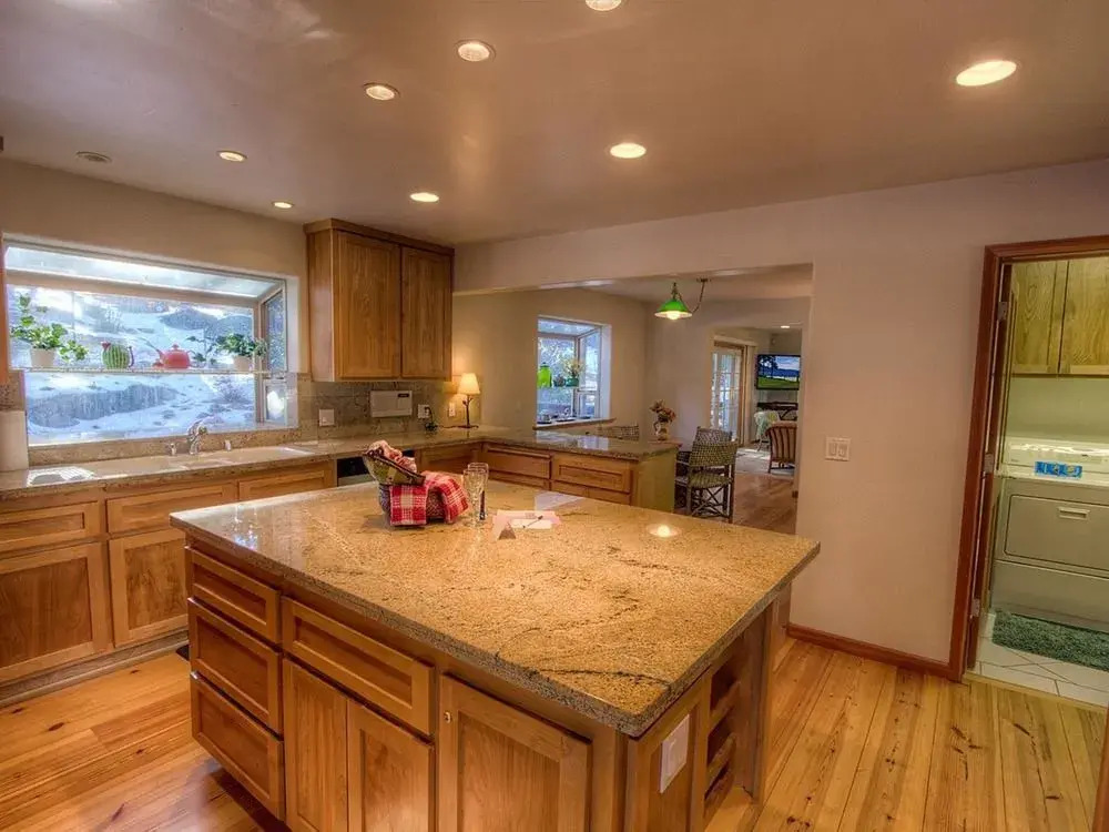 Silver Rock Spectacular Skyland Home 5 Br cabin by RedAwning