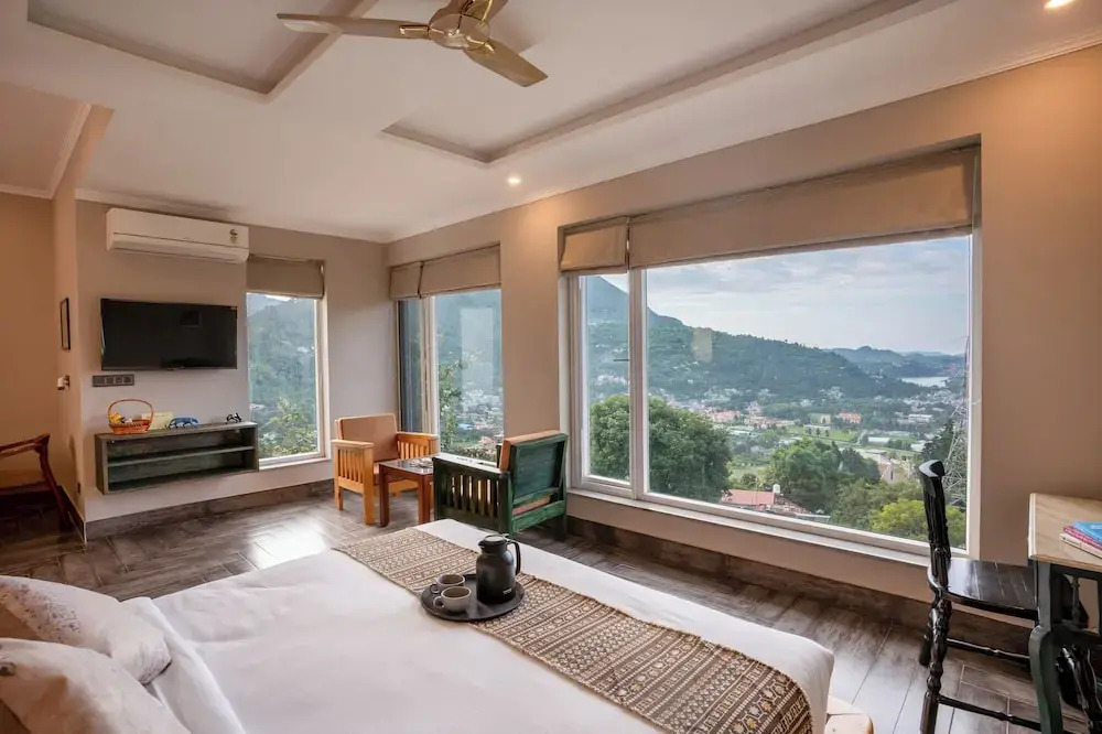 Yecha House - Mountain & Lake View Retreat, Bhimtal