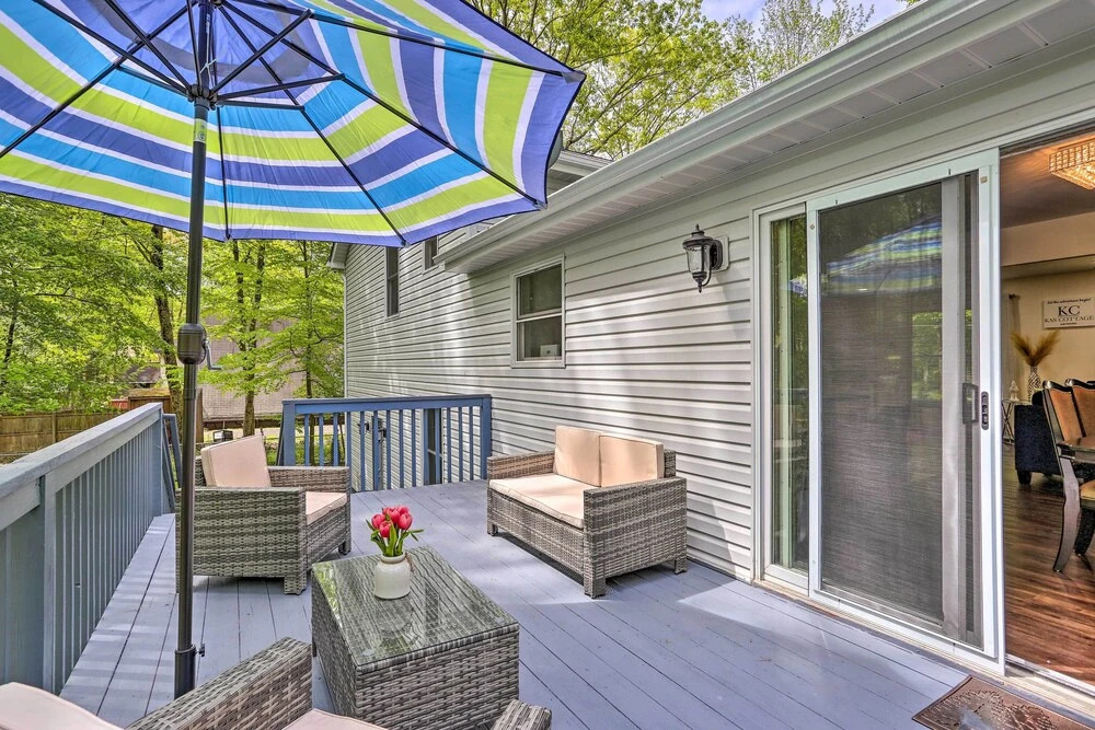 2 Game Rooms! Family Poconos Home 9 Mi to Slopes