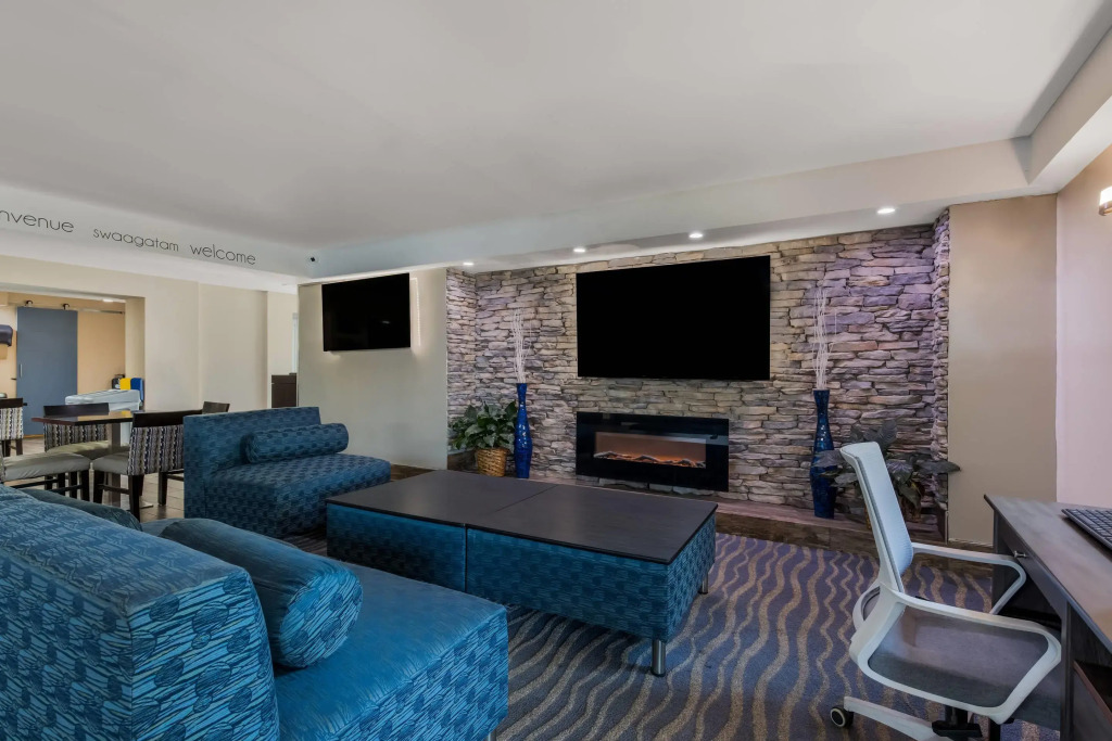 Quality Inn & Suites Airport