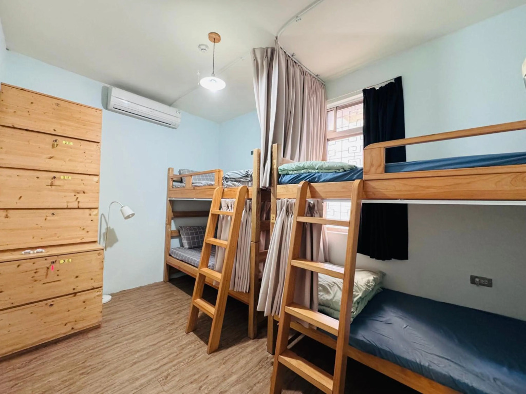 MatchBox Hostel