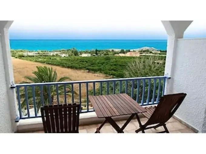 Triton Hotel & Bungalows