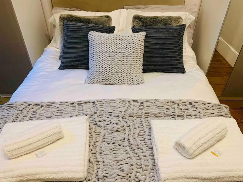 Luxury Fulham Flat with 5* Touches Nr River Thames