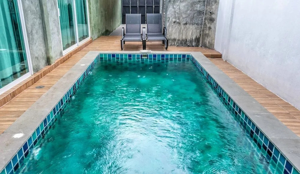 Tropical Living in Modern Villa Lancelot