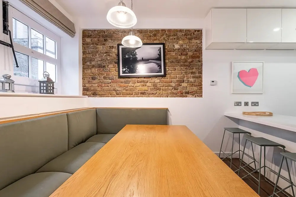 Stanhope Mews Style - 4sms