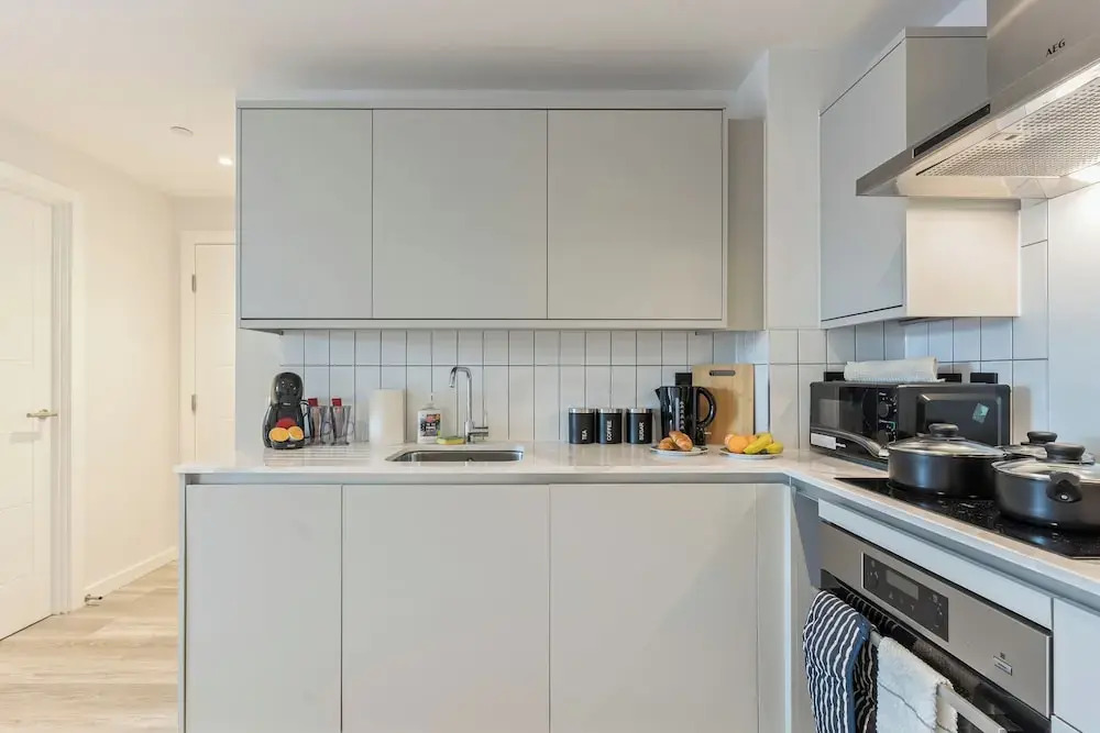 Meadow Haven 2 Bed 2 Bath, On-street Park, Netflix