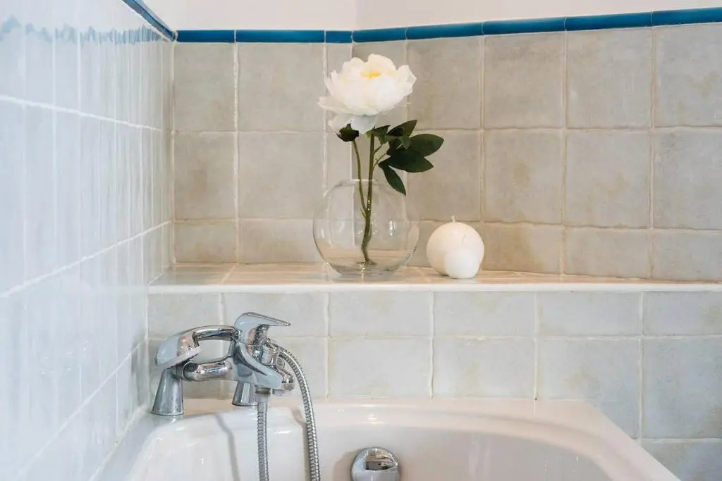 JOIVY Scenic 2BR Apt w/ Balcony & Parking