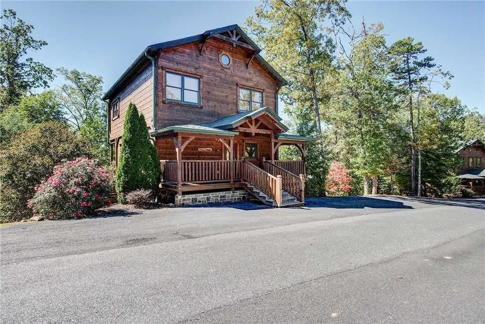 Alpine Nights 3 Bedroom Home with Hot Tub