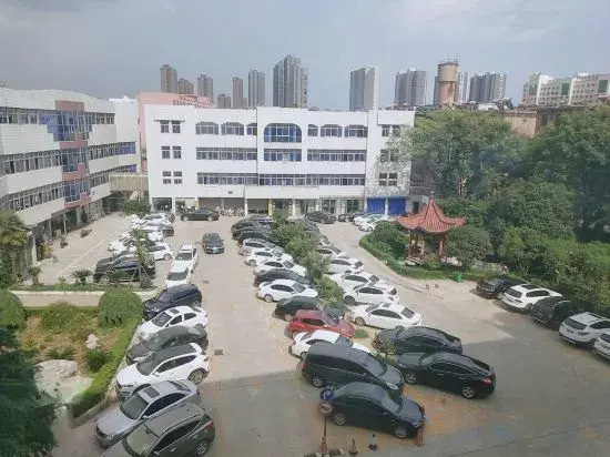7Days Inn Hotel (Zhoukou Wuyi Square City Central Hospital)