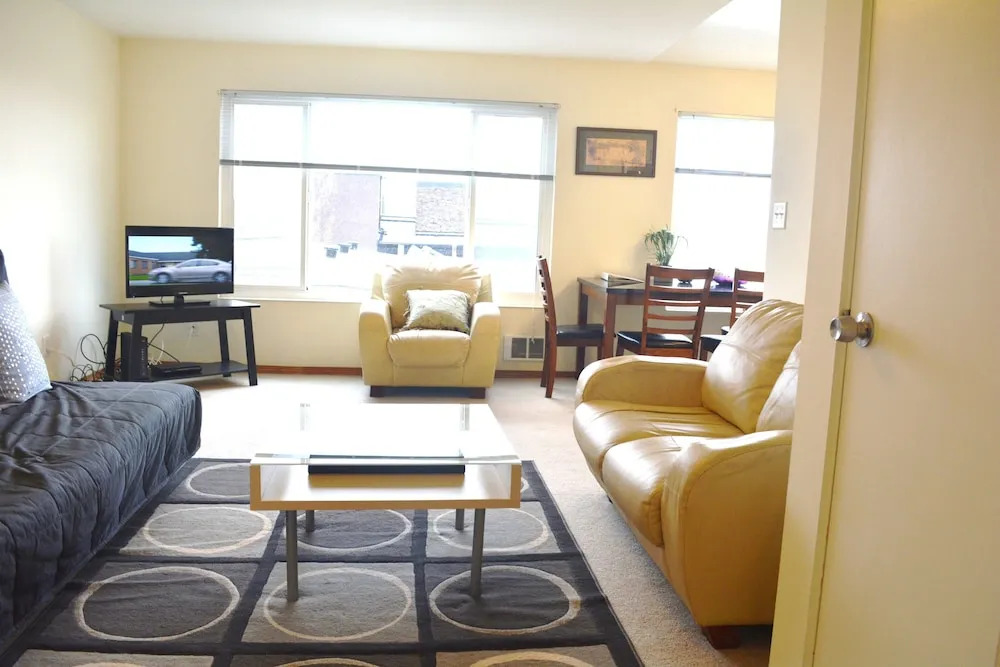 Sunny Westlake Suites by Metro