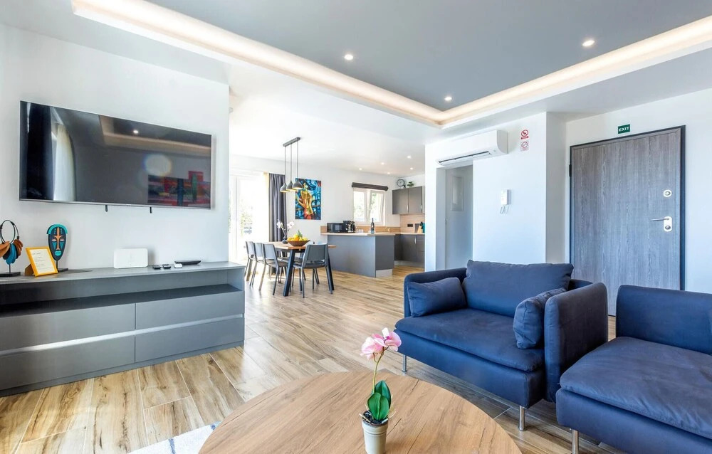 Awesome Apartment in Podstrana With Outdoor Swimming Pool, Wifi and 3 Bedrooms