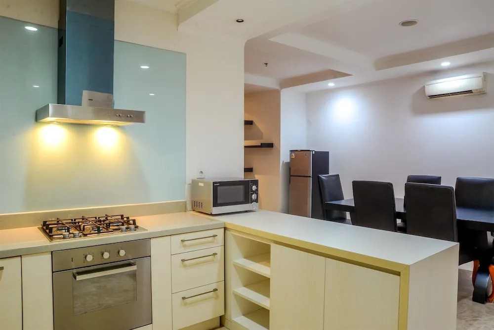 Spacious FX Residence with Mall Access