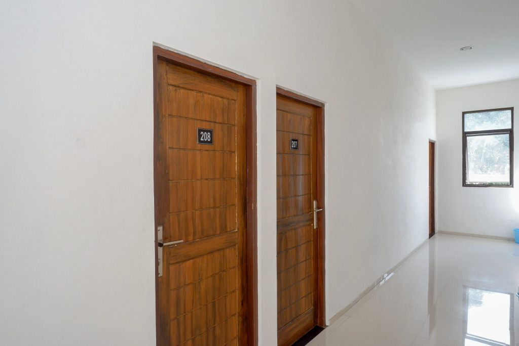 RedDoorz @ Kratonan Solo