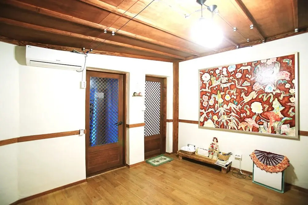 Jeonju Mongyuhwawon Hanok Stay