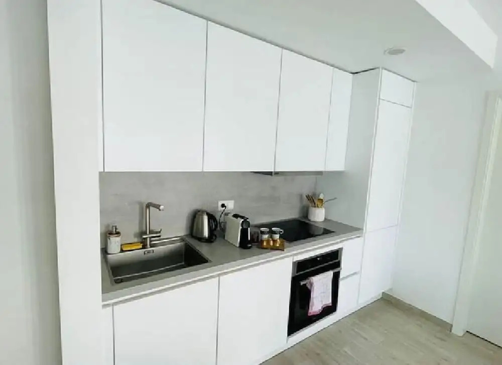 Cosy 1 bedroom in City Center w Terrace