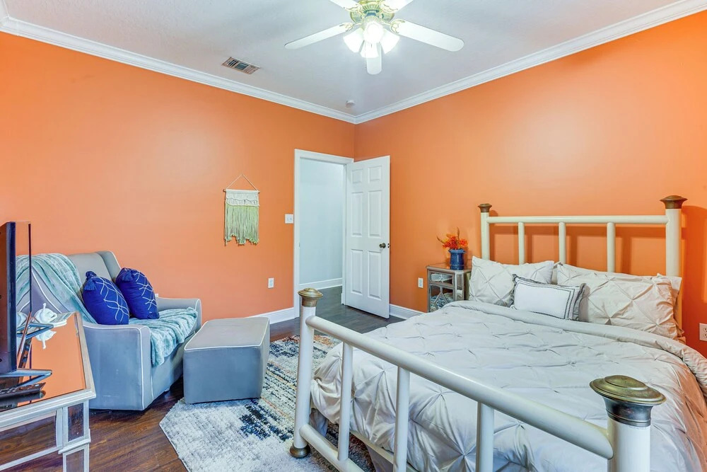 Spacious Long Beach Vacation Home w/ Patio & Grill