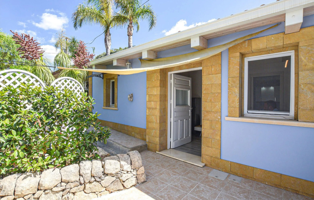 Nice Home in Avola With 2 Bedrooms, Wifi and Outdoor Swimming Pool
