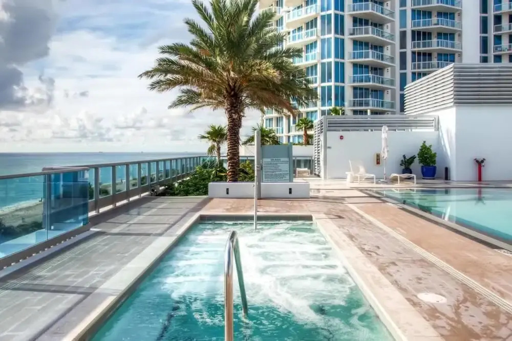 Domio Miami Beach Corner 1 BR Ocean View + Balcony