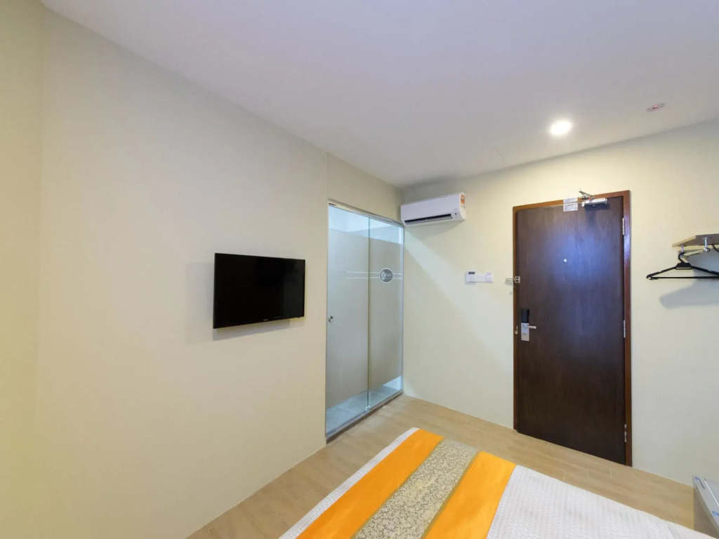 OYO Rooms Kota Damansara Segi University
