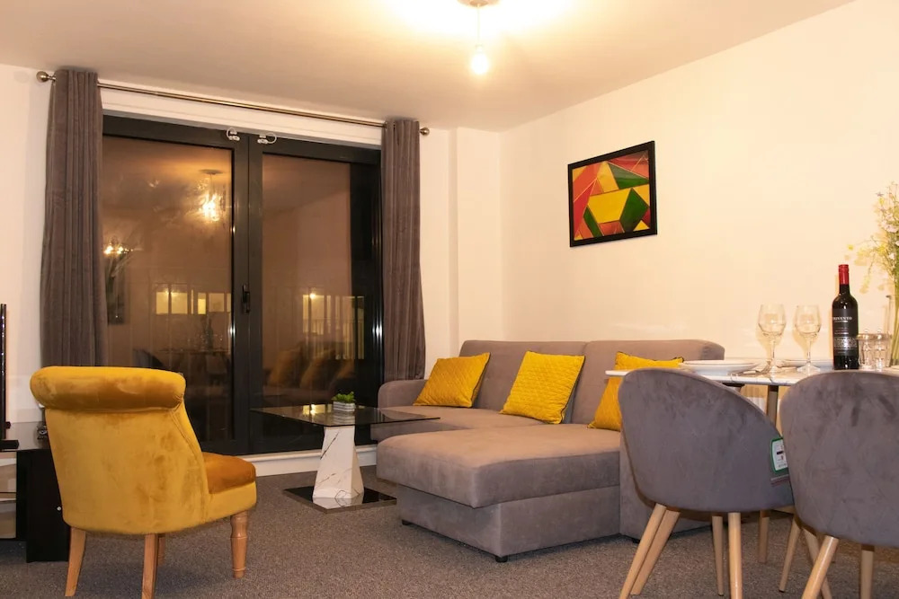 Livestay - Chic One Bed Apartment Near Heathrow
