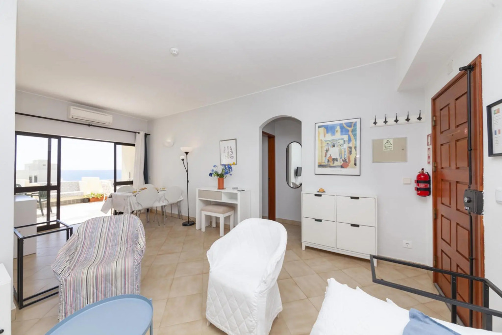A08 - Magnolia Sea View Apartment