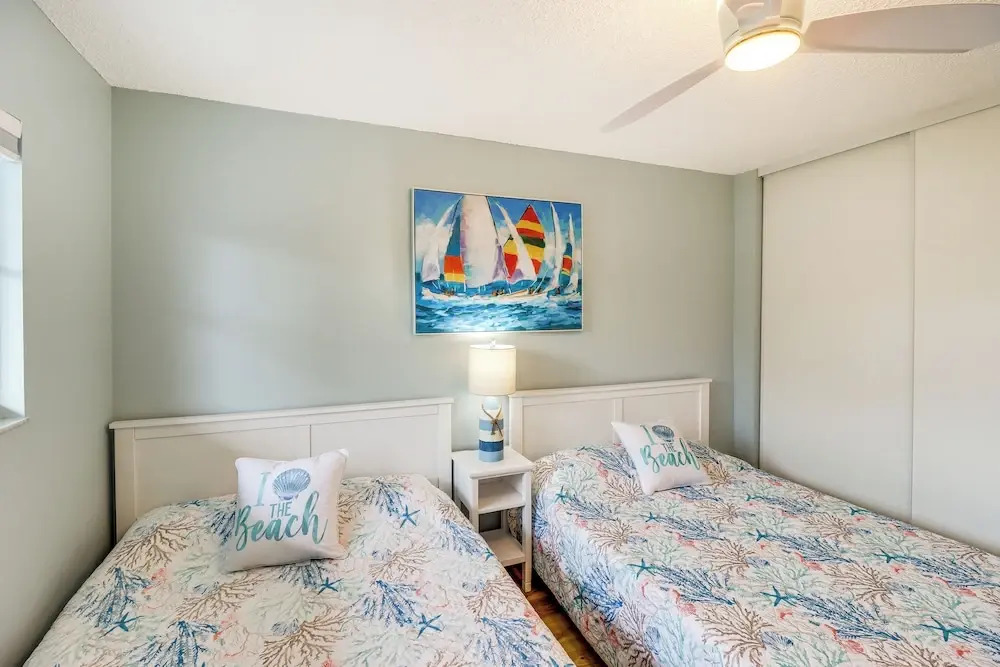 Ocean-view Key Colony Beach Condo w/ Pool Access!