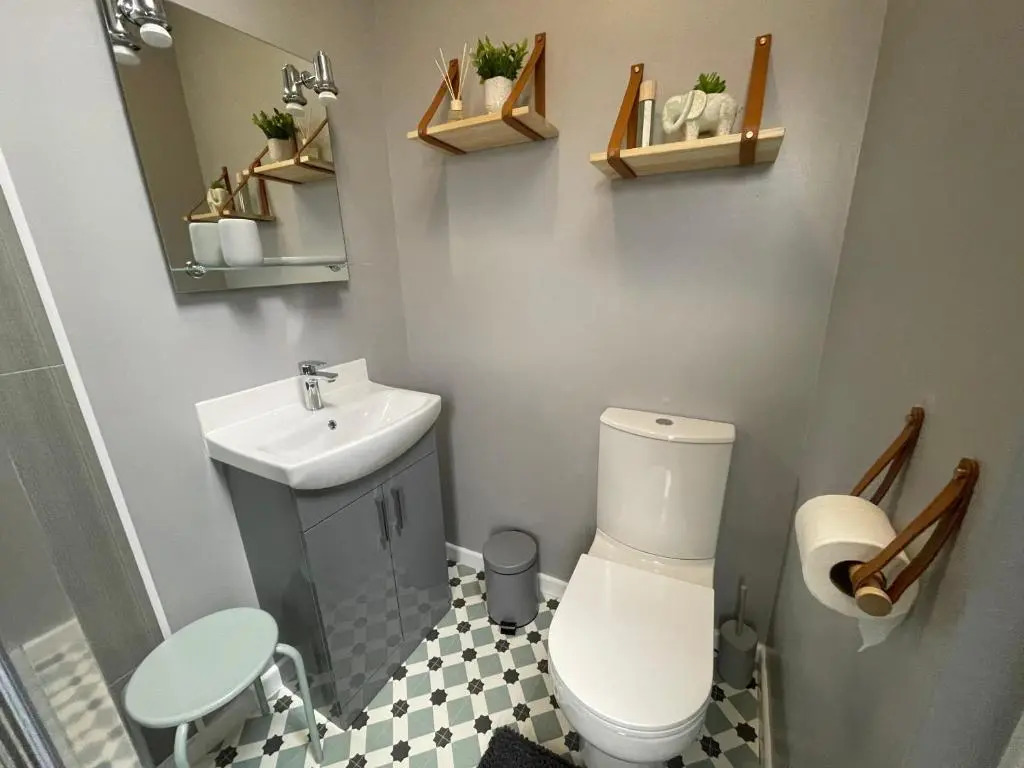 Westend Holiday Room 1 Brecon - Shared Bathroom