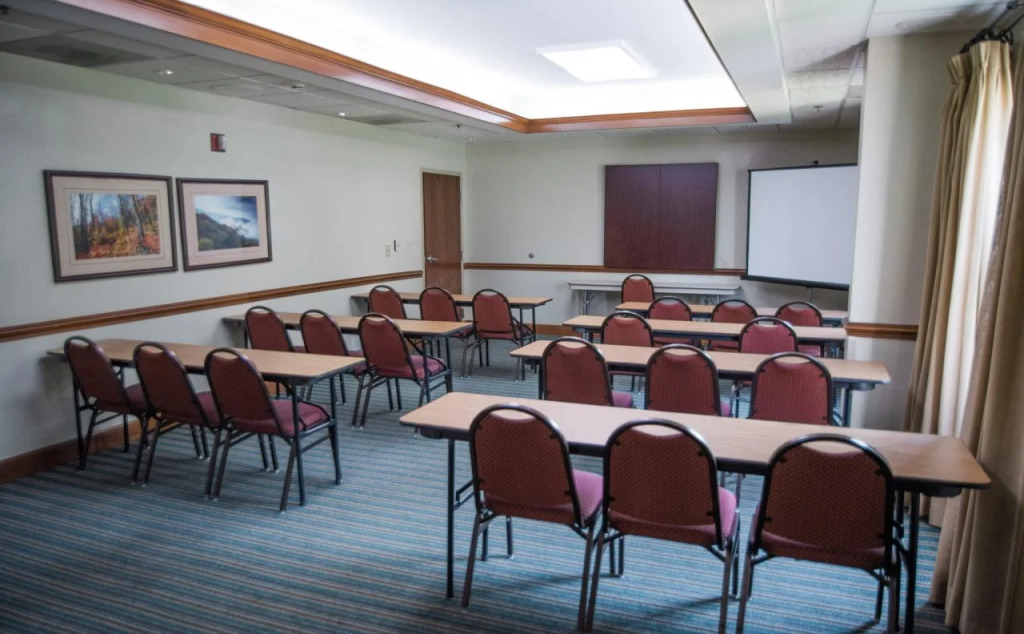 Holiday Inn Express Hotel & Suites Conover - Hickory Area by IHG