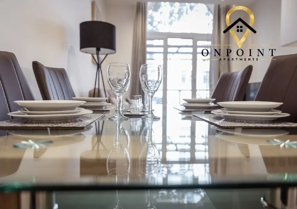 Fantastic 1 Bedroom Apt with PARKING
