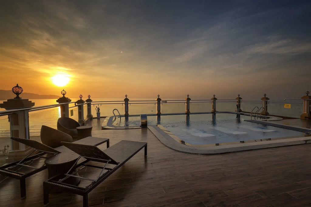 7 Seven Sea Hotel