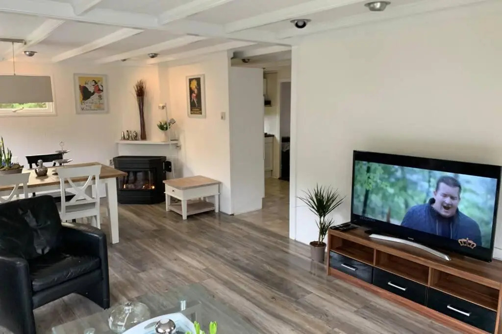 78 m2 double chalet - SAUNA -bubbel HOTTUB veranda-woods--big outdoor woodstove-BBQ