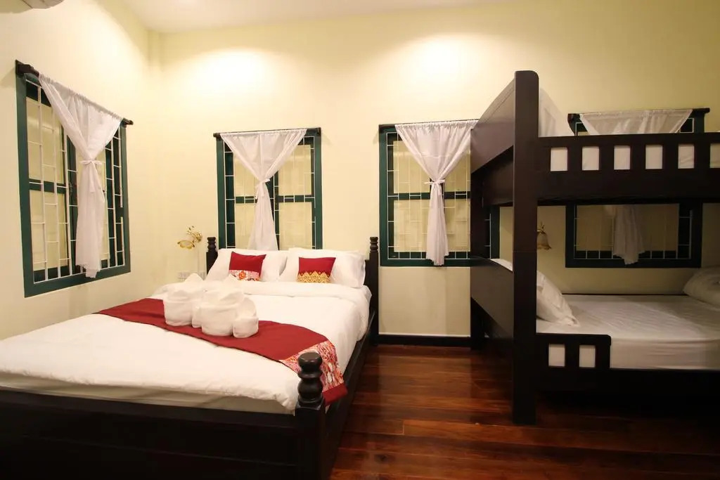 Srisomboon Hostel