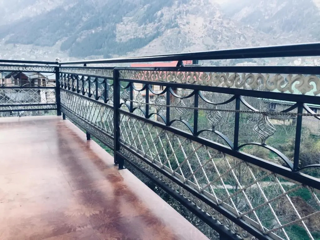 Red Rose Cottages Manali