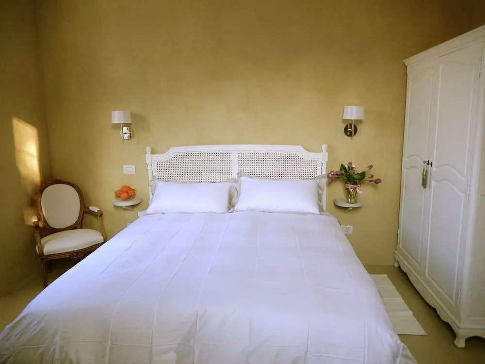 White Lilac Romantic B&B
