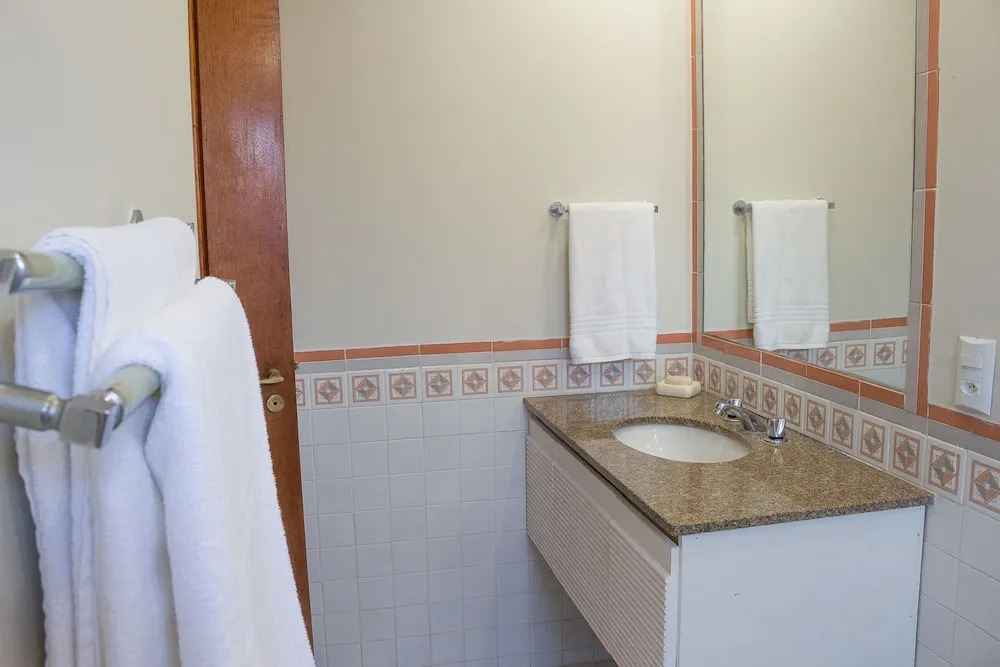 Búzios Prime: Vista Mar, 50m da Praia da Ferradura, 8 suites