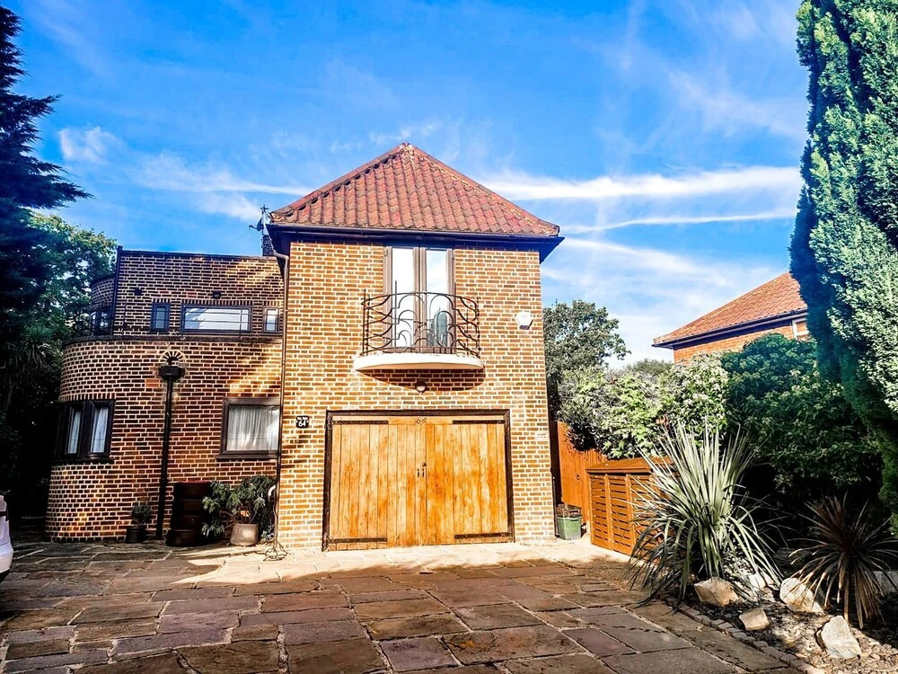 Gatsby Villa London with Garden & Hot Tub