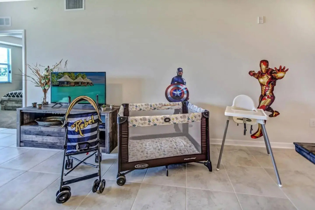 H - New 2 Bedroom Condo - 5 Miles to Disney - Free Water Park