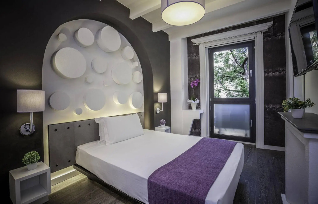 Neverfull Boutique Hotel