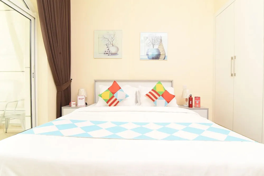 OYO Home 2351BHK Capitol Tower DIC