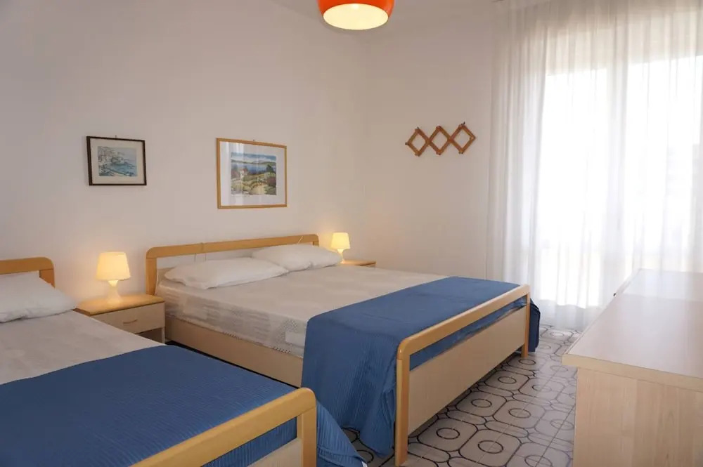 Beautiful Beachfront Apartment-pool-ac by Beahost Rentals