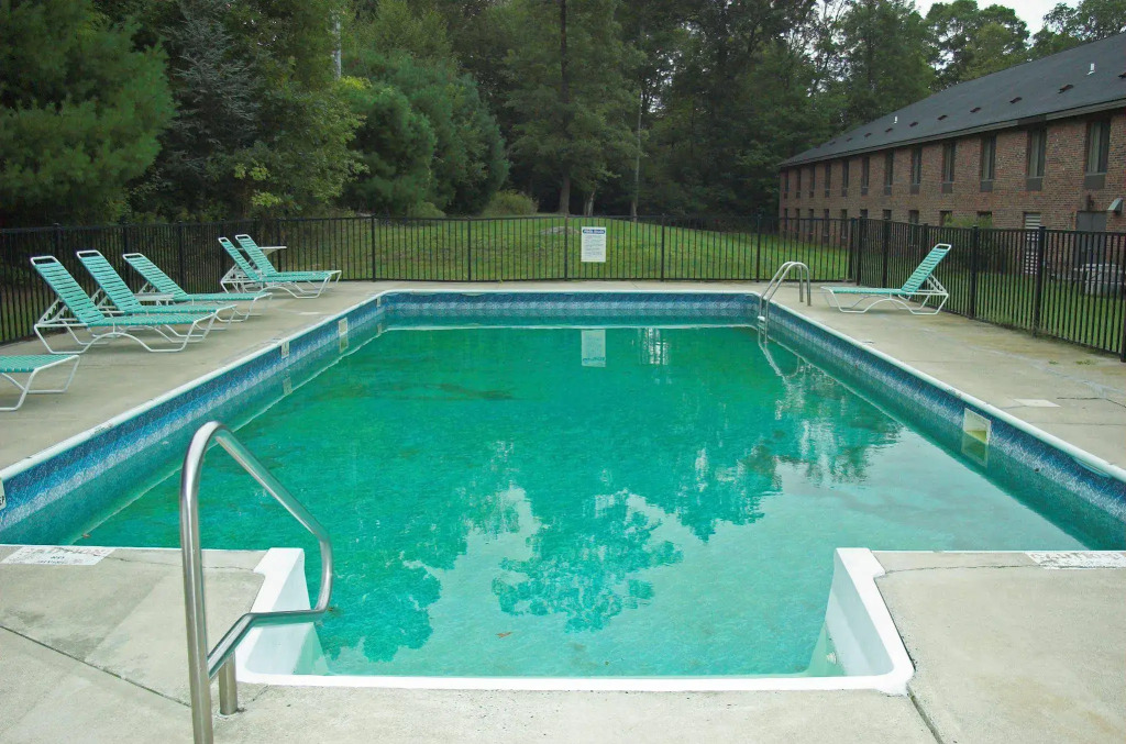 Aderi Hotel Niantic