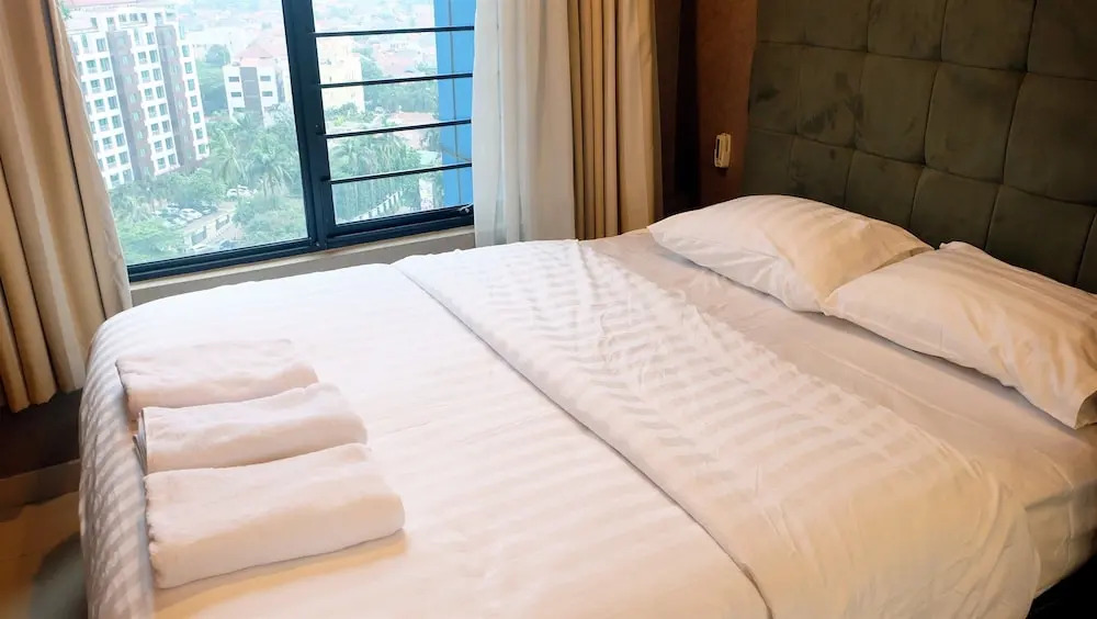 Pondok Indah At Hampton's Park Apartment
