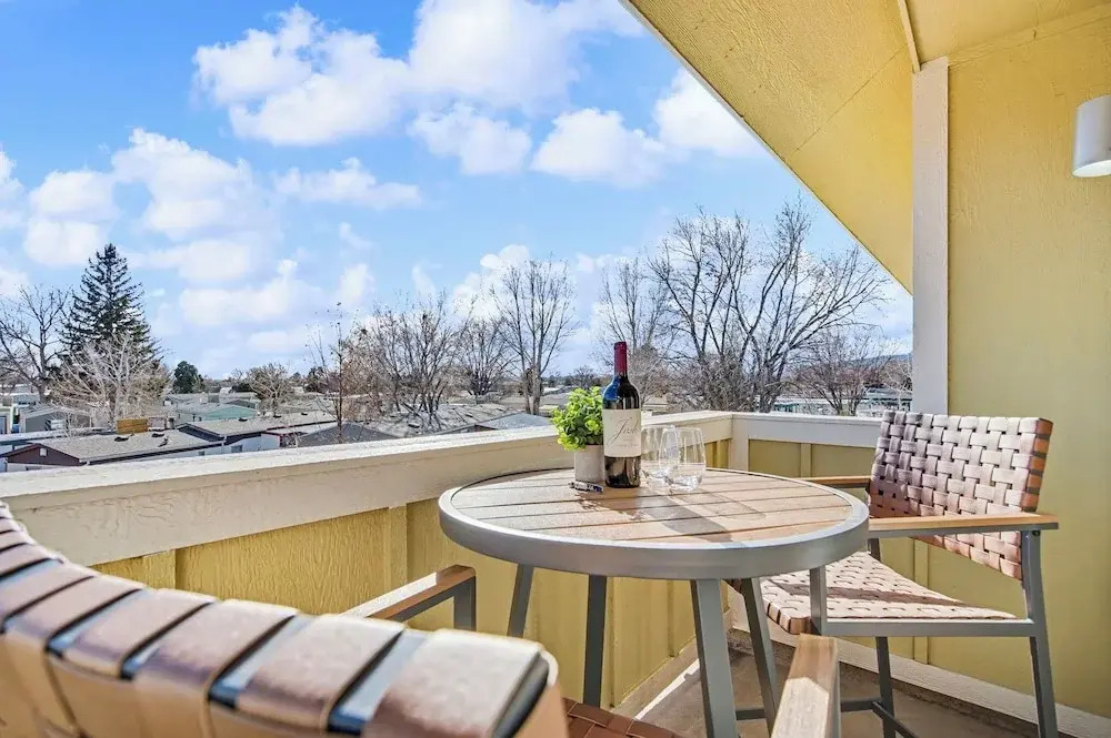 The Revive Loft Balcony, Workspace & Bikes
