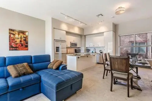 Luxury 2BR 1BR Penthouses w Balcony Close to French Quarter