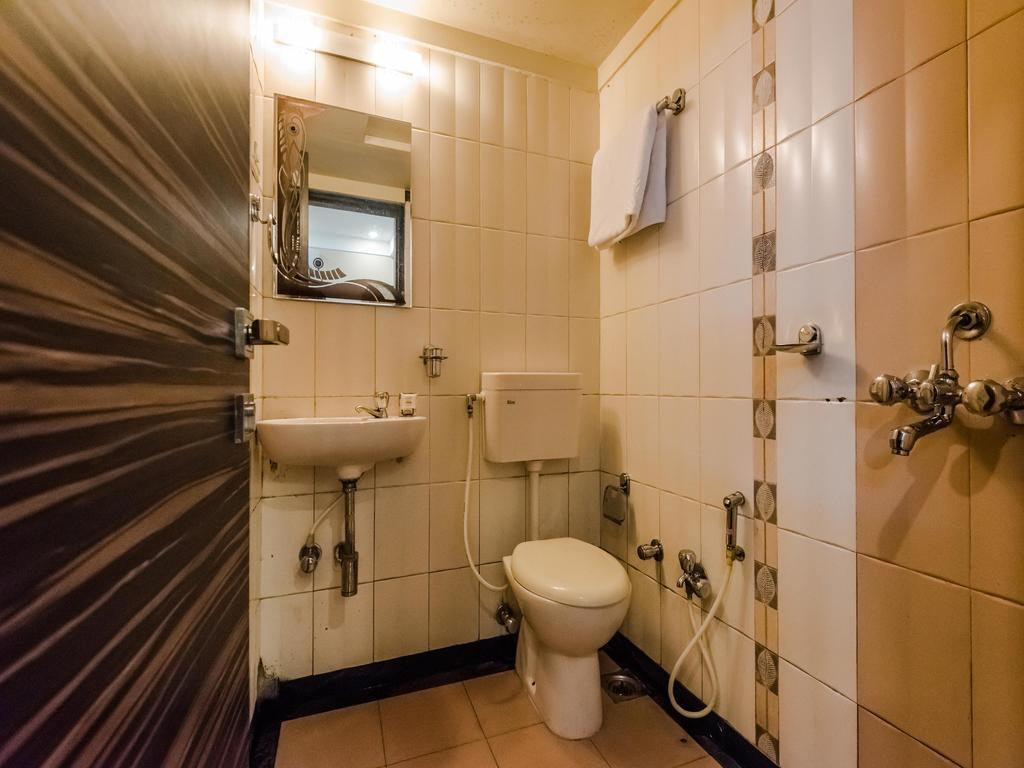 OYO 6371 Hotel Abrol