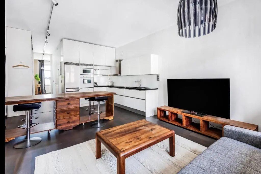 WeHost Top floor Transformable 2BR 8min to Centrum