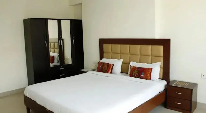 Laurent & Benon Luxury Service Apartment - Khar (West)