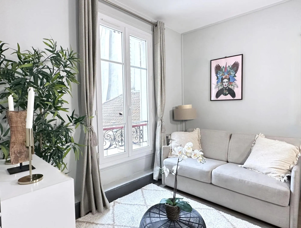 827 - Champ de Mars - Appartement parisien